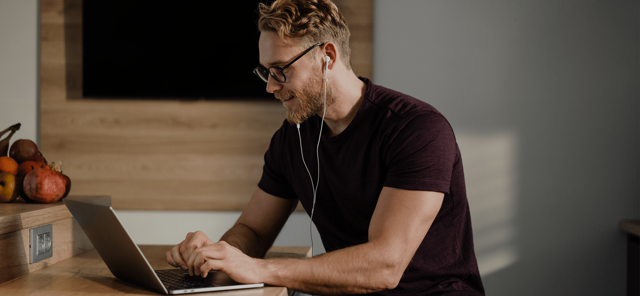 Blogbeitrag_Remotearbeit_Haie_Jobboerse-min